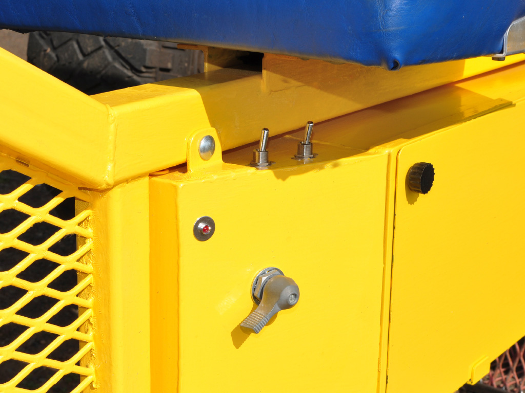 YardMule Electric Tractor - electric cuttoff switch